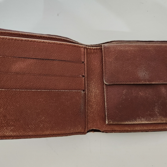 Louis Vuitton monogram bifold wallet with COA - Picture 5 of 8